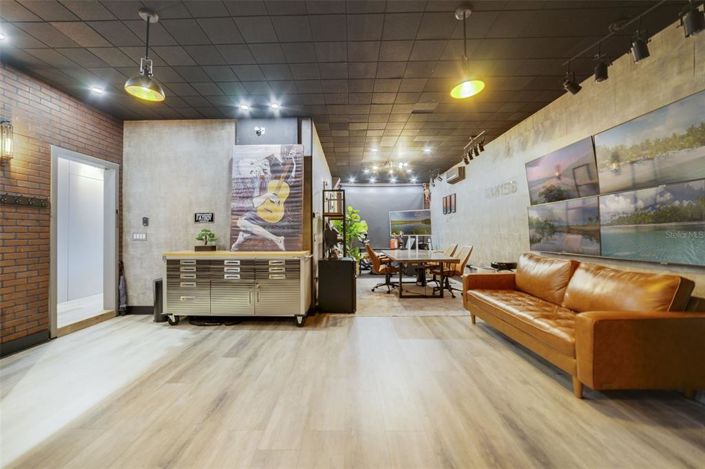 Image No.26-5 Bed House for sale