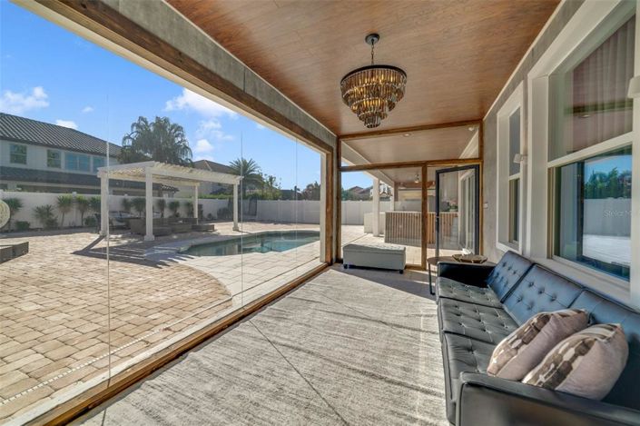 Image No.27-5 Bed House for sale