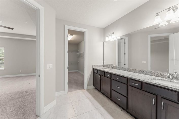 Image No.25-4 Bed House for sale