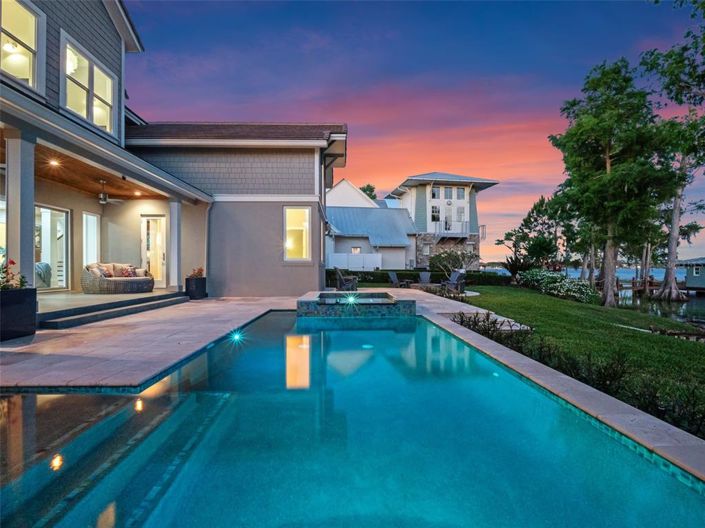 Image No.17-5 Bed House for sale