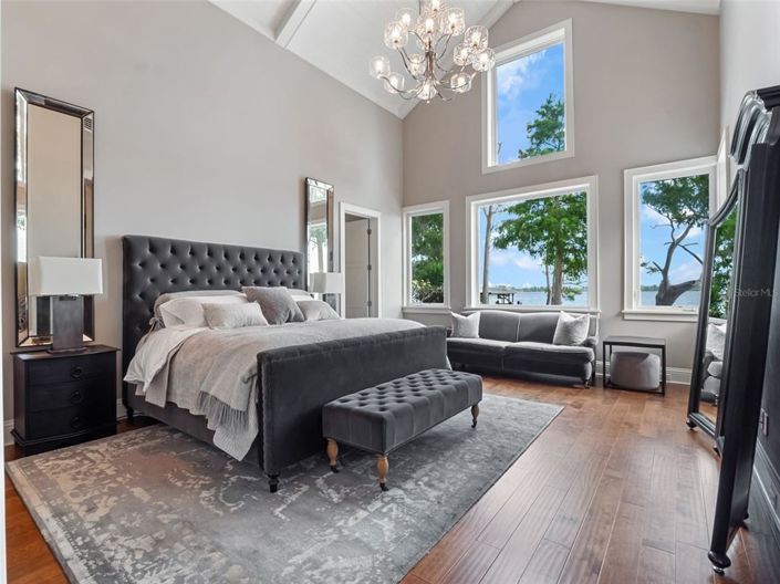 Image No.55-5 Bed House for sale