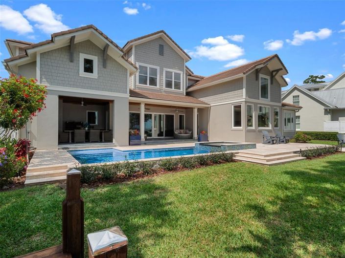 Image No.8-5 Bed House for sale