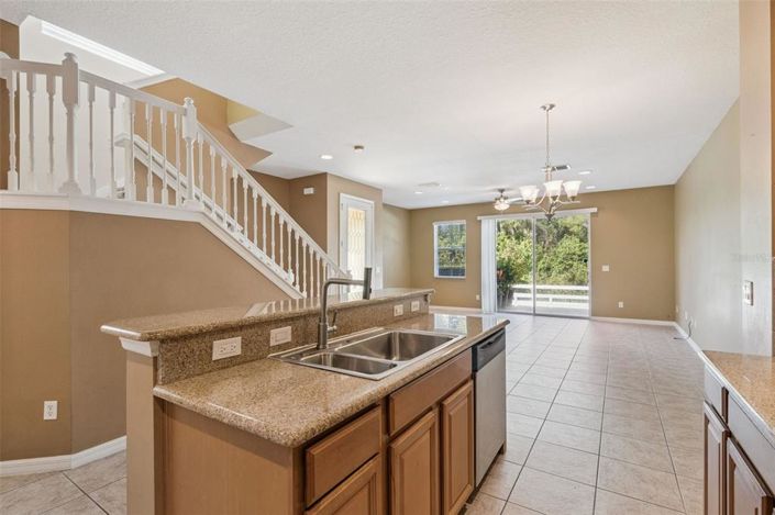 Image No.15-3 Bed Townhouse for sale