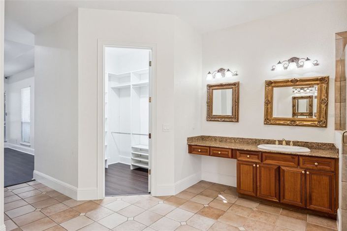 Image No.22-5 Bed House for sale