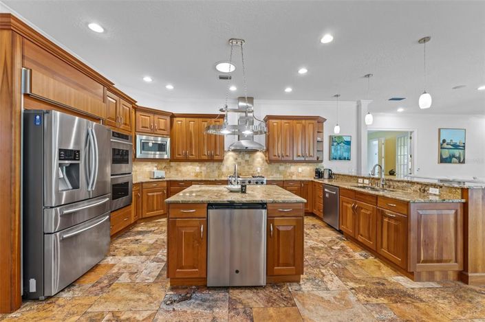 Image No.18-5 Bed House for sale