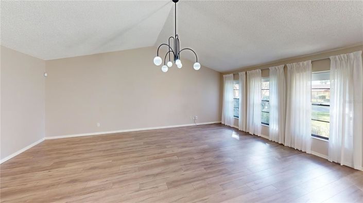 Image No.8-2 Bed Villa for sale