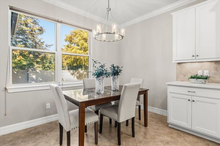 Image No.10-3 Bed House for sale