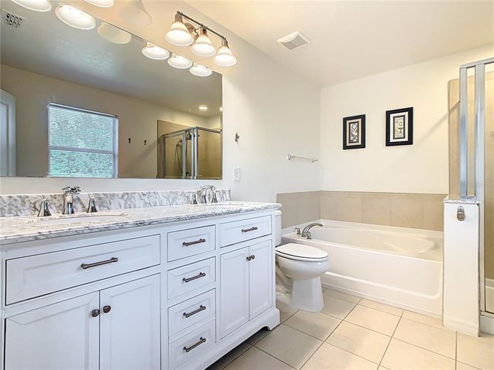 Image No.45-5 Bed House for sale