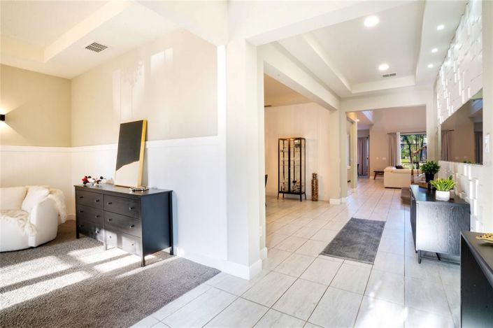 Image No.2-4 Bed House for sale