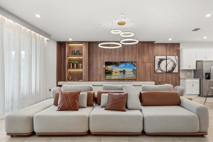 Image No.4-9 Bed House for sale