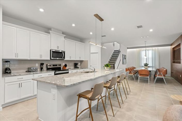 Image No.5-9 Bed House for sale