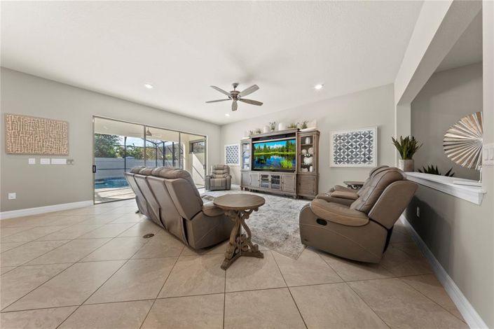 Image No.13-7 Bed House for sale