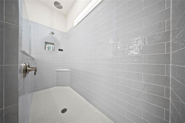 Image No.31-7 Bed House for sale