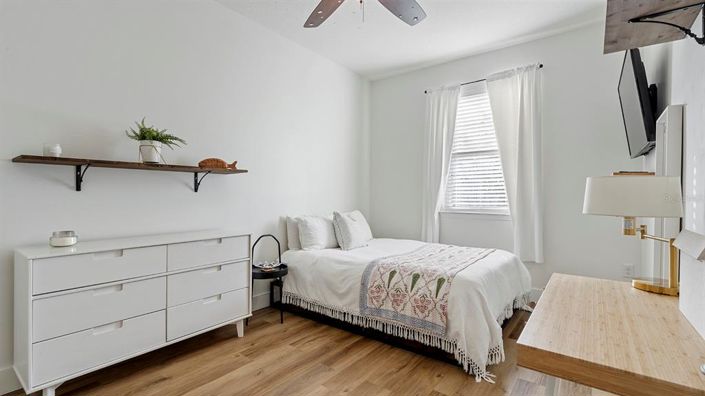 Image No.26-5 Bed House for sale