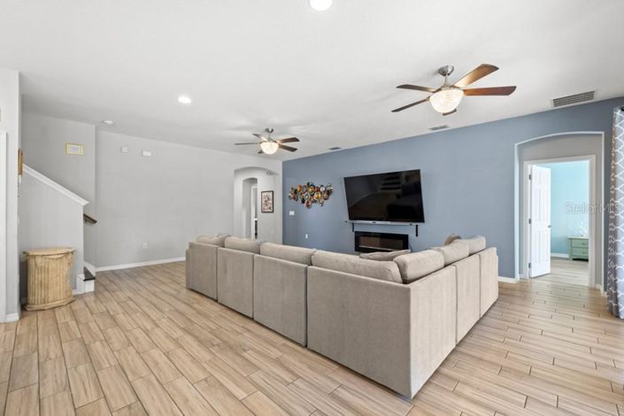 Image No.18-13 Bed House for sale