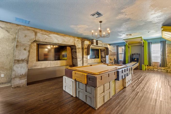 Image No.38-13 Bed House for sale