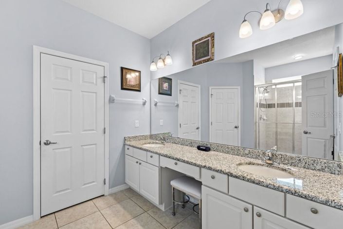 Image No.9-13 Bed House for sale