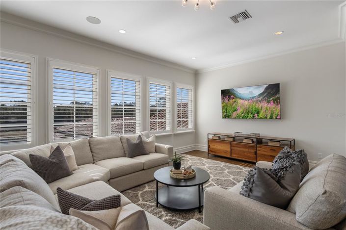 Image No.20-5 Bed House for sale