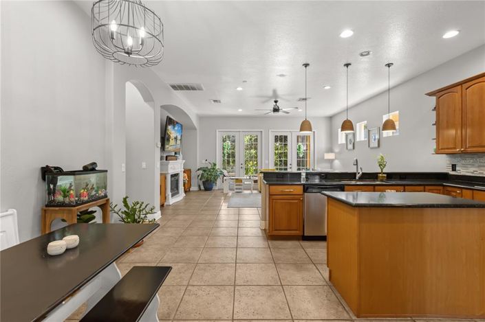 Image No.16-4 Bed House for sale