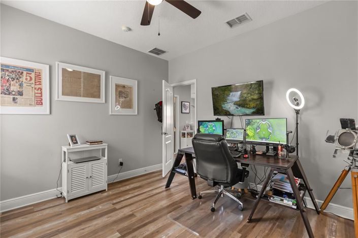 Image No.27-4 Bed House for sale