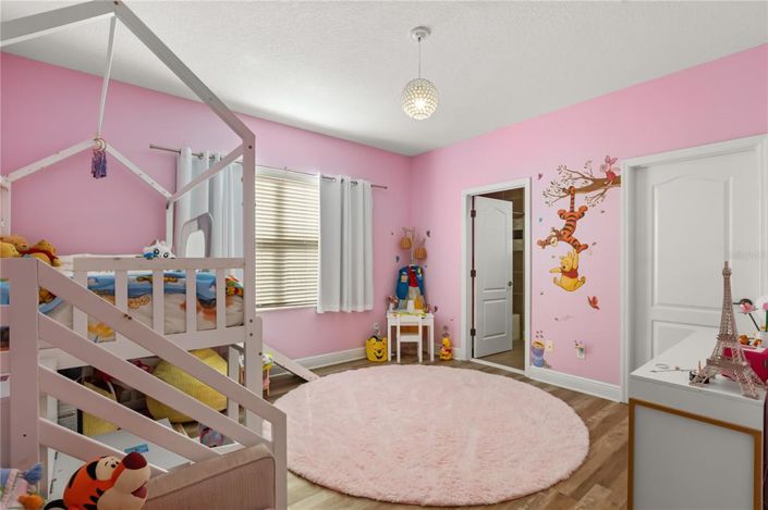 Image No.32-4 Bed House for sale