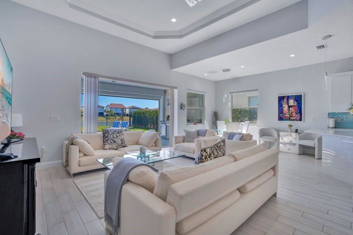 Image No.17-4 Bed House for sale