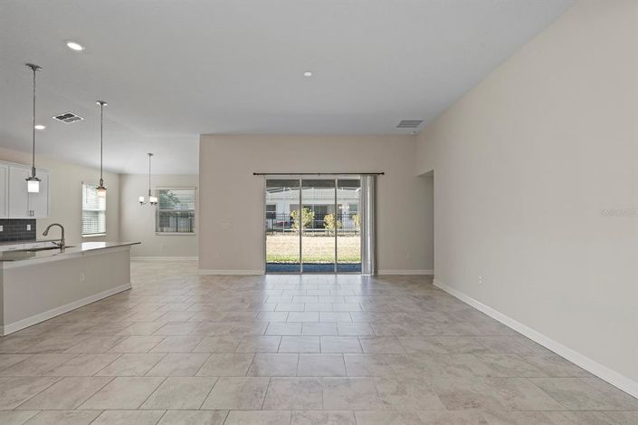 Image No.17-4 Bed House for sale