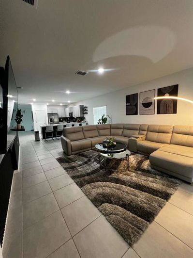 Image No.10-3 Bed House for sale