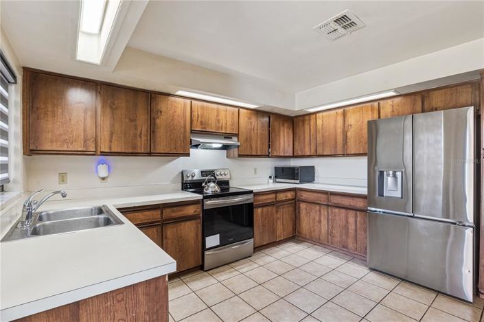 Image No.17-3 Bed House for sale