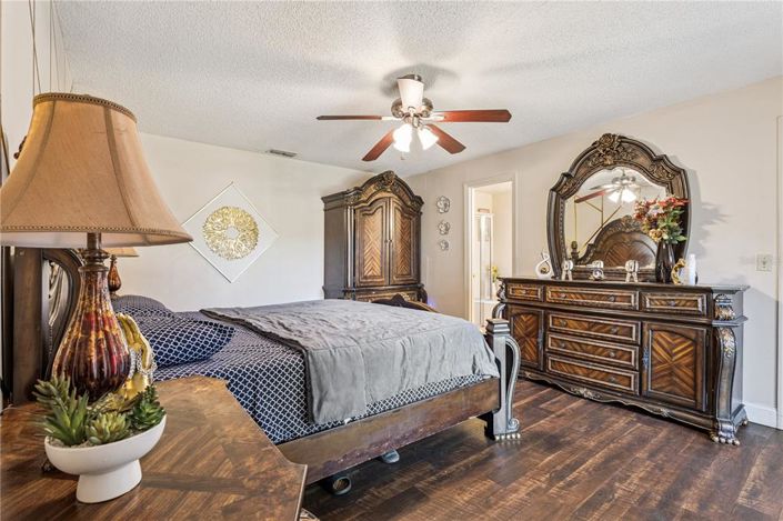 Image No.20-3 Bed House for sale