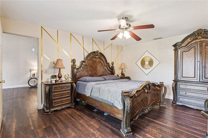 Image No.21-3 Bed House for sale