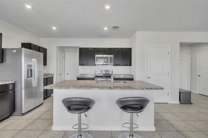 Image No.12-4 Bed House for sale