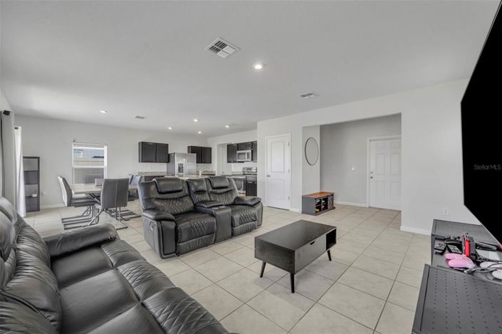 Image No.8-4 Bed House for sale