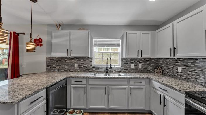 Image No.10-3 Bed House for sale