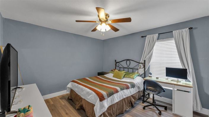 Image No.18-3 Bed House for sale