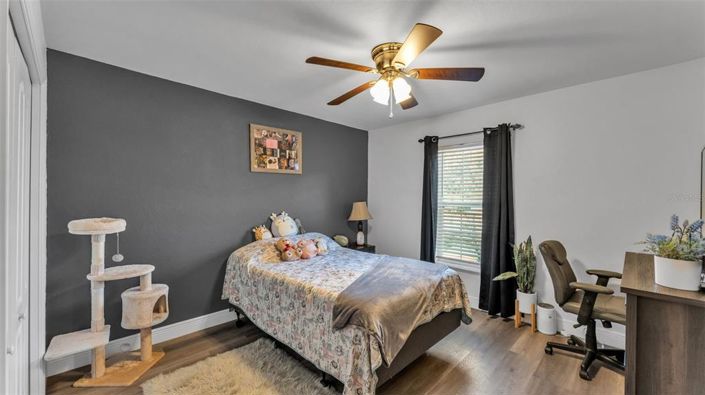 Image No.19-3 Bed House for sale