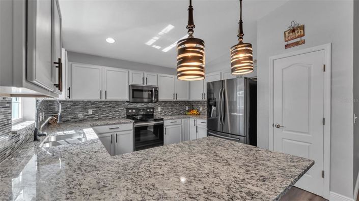 Image No.8-3 Bed House for sale