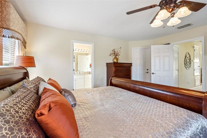 Image No.16-4 Bed House for sale