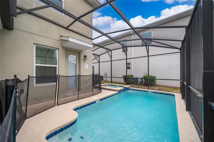 Image No.18-5 Bed House for sale