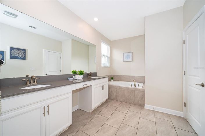 Image No.47-5 Bed House for sale