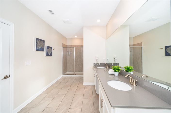 Image No.48-5 Bed House for sale