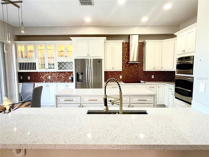 Image No.5-6 Bed House for sale