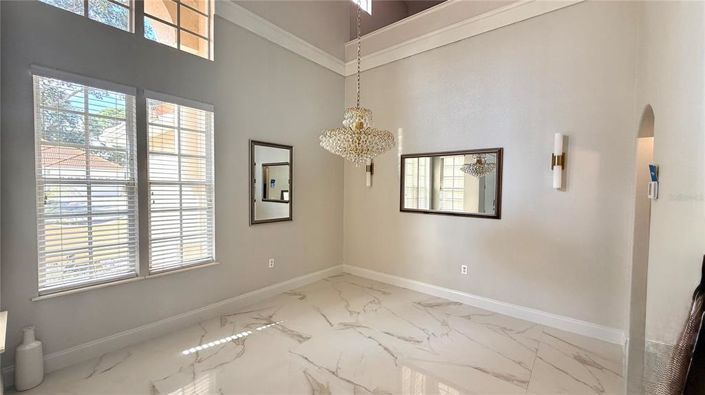 Image No.6-6 Bed House for sale