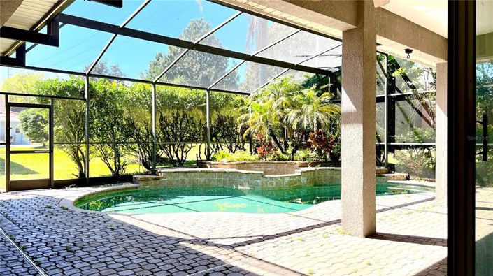 Image No.23-6 Bed House for sale