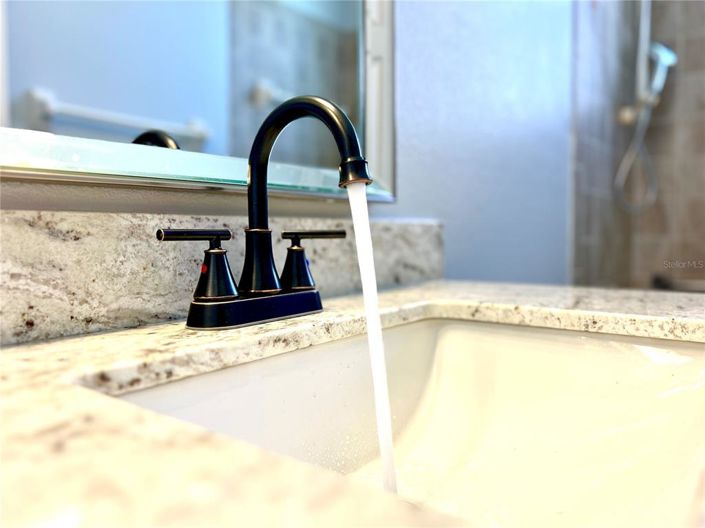 Image No.30-6 Bed House for sale