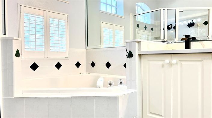 Image No.44-6 Bed House for sale