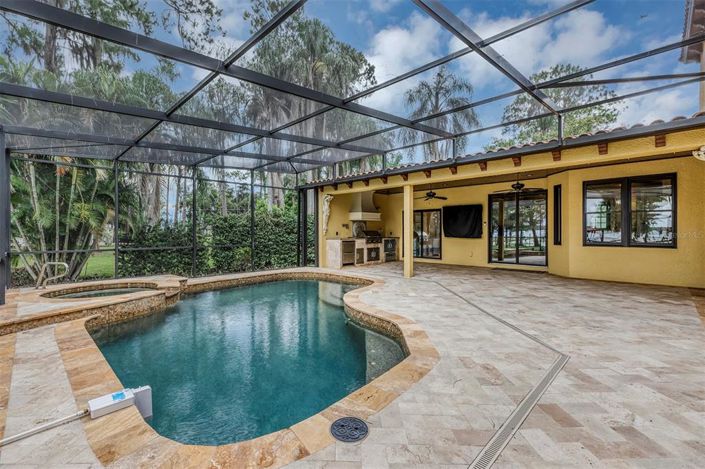 Image No.16-5 Bed House for sale