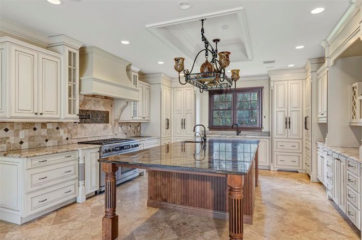 Image No.24-5 Bed House for sale