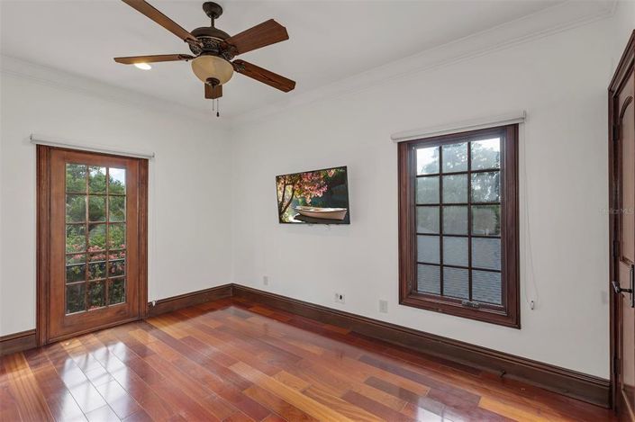 Image No.45-5 Bed House for sale