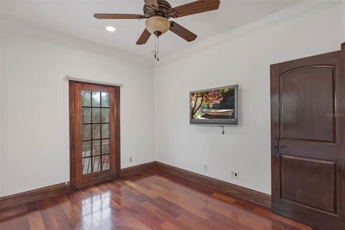 Image No.50-5 Bed House for sale